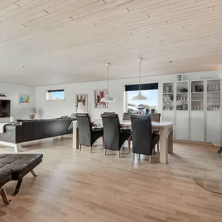 Spacious House At The End Of A Cul-de-sact Sj1014 *