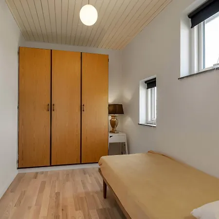 Spacious House At The End Of A Cul-de-sact Sj1014 *